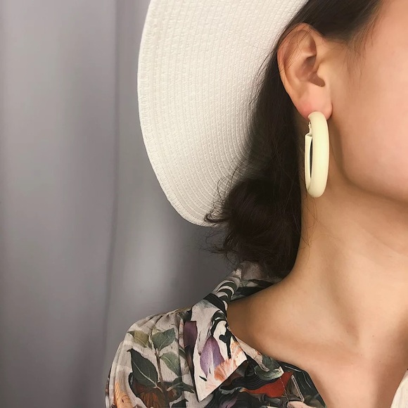 Yellow and White Cute Hoop Earrings - Picture 4 of 7